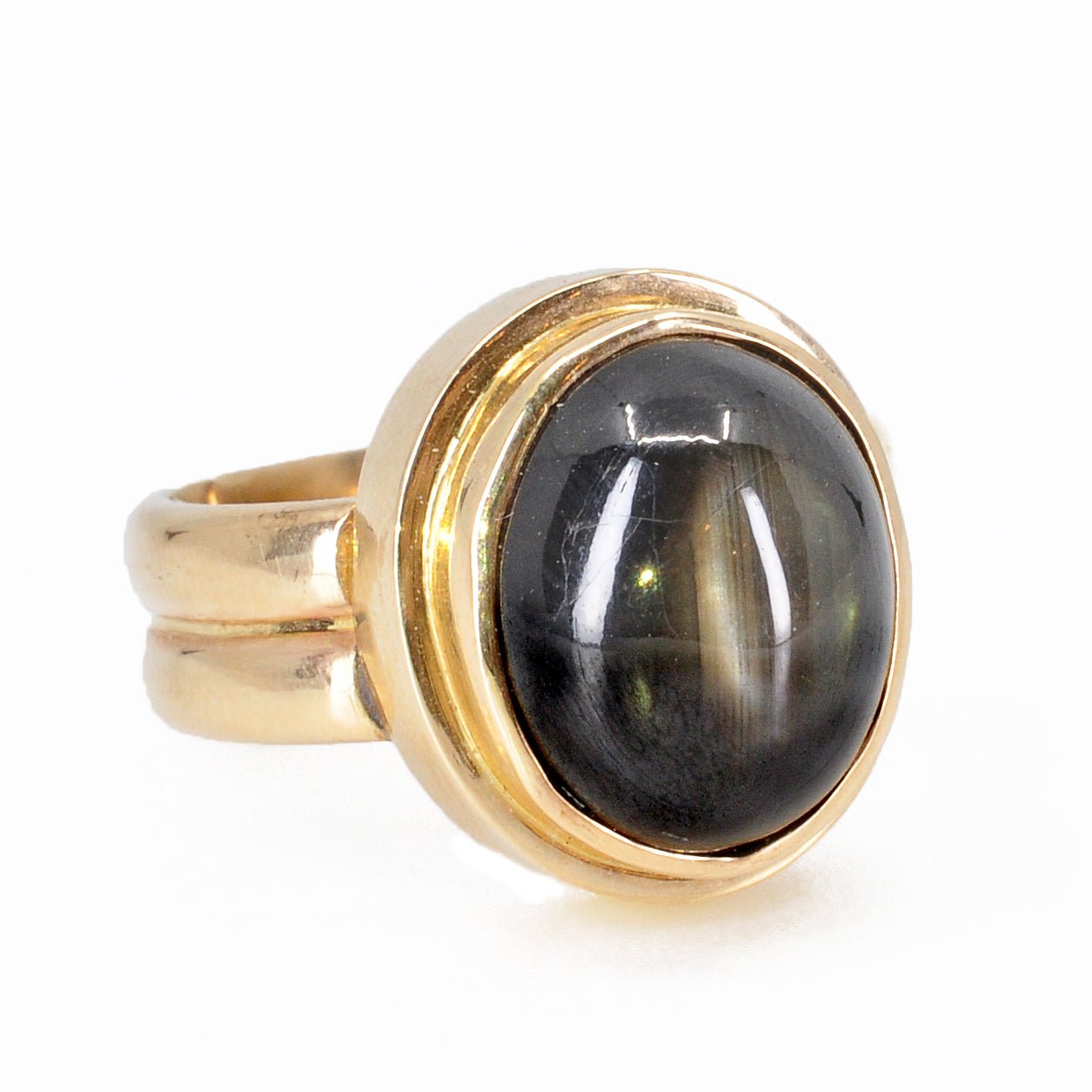 Black/Brown Sapphire - 20 x 24 x 10mm - 60 Carats - oval - black star - Cabochon - - jewellery supplies - pendant - 2024 GH40